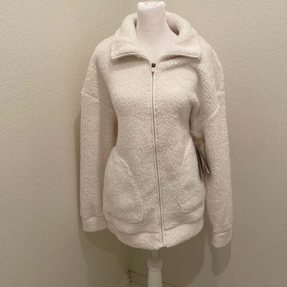 NWT Sketchers Women’s Go Lounge Kerch Sherpa Californiacomfort zip jacket white